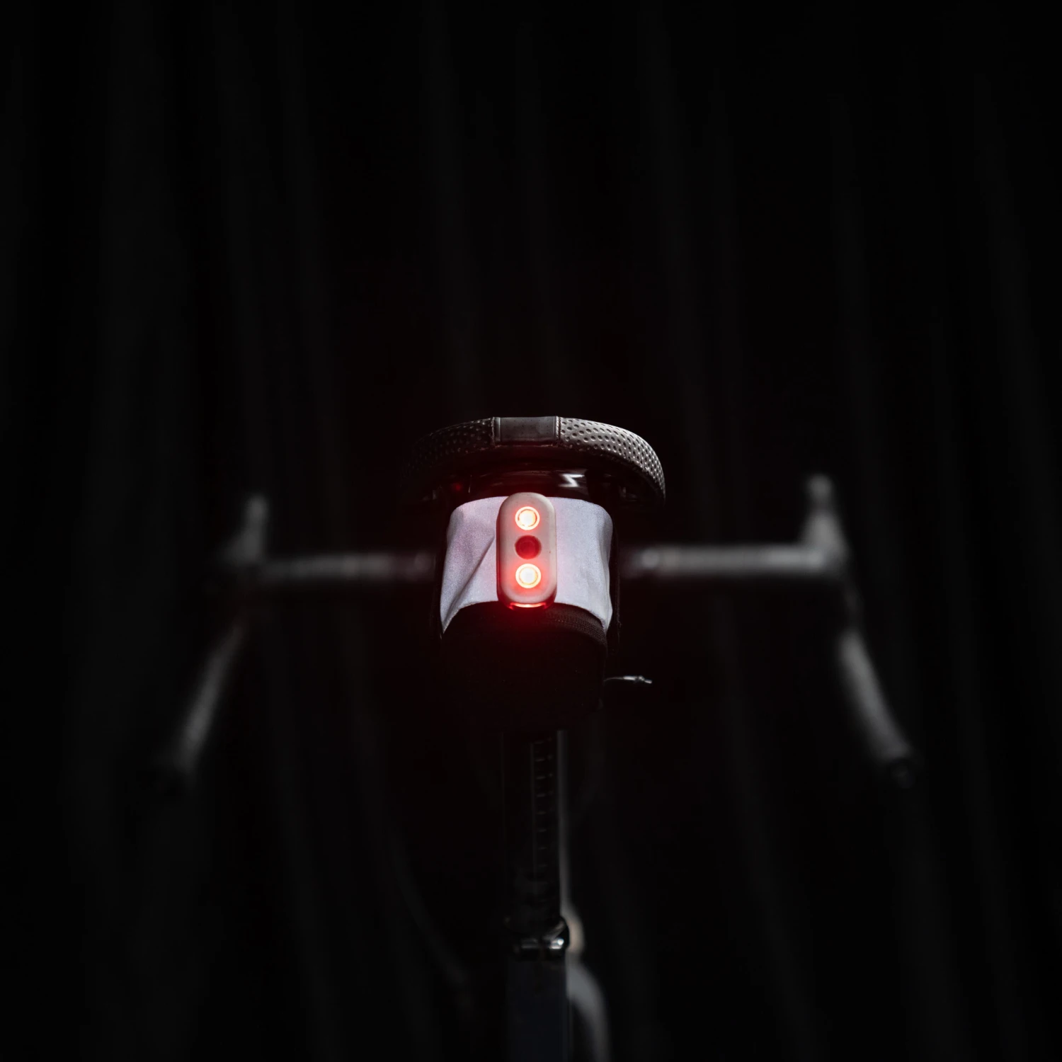 Decathlon Reflective Saddle Bag 0.6L Easy M 5 Decathlon Reflective Saddle Bag 0.6L Easy M - Image 5