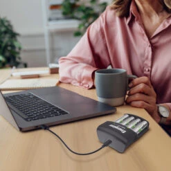 Energizer NiMH Battery Charger USB 4 AA/AAA 4 Batteries AA / HR06 10 Energizer NiMH Battery Charger USB 4 AA/AAA 4 Batteries AA / HR06 -Outdoor Camping k4fb1fbe8b595e8d50bc5568109aa2833