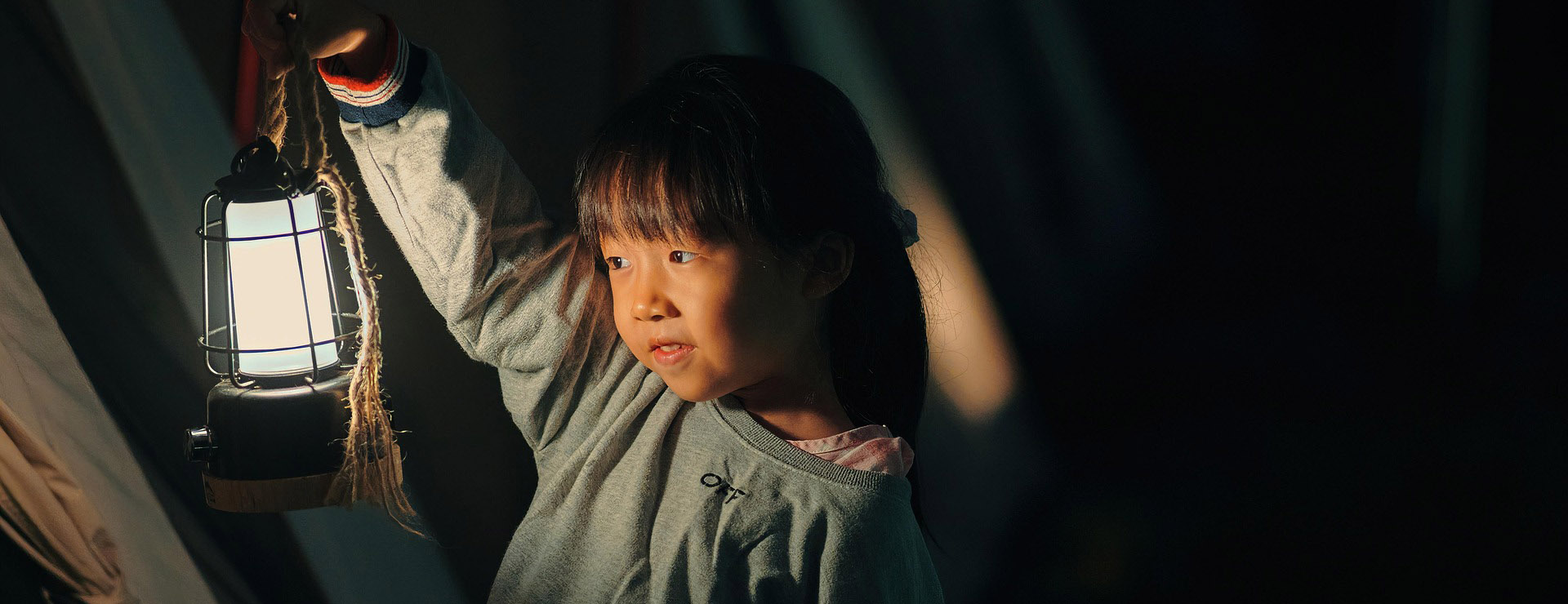 Front Page -Outdoor Camping girl 6746028 1920